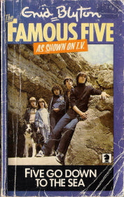 Five Go down to the Sea (Famous Five)