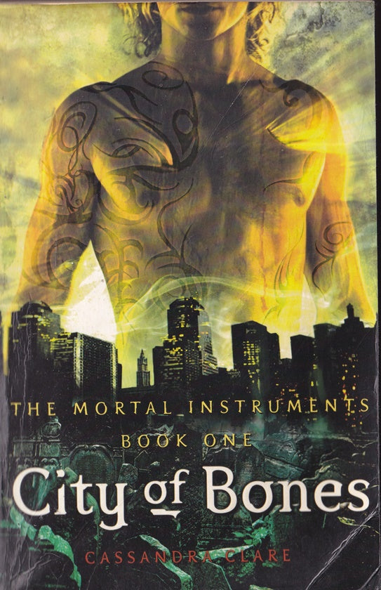 City of Bones (Mortal Instruments): 1
