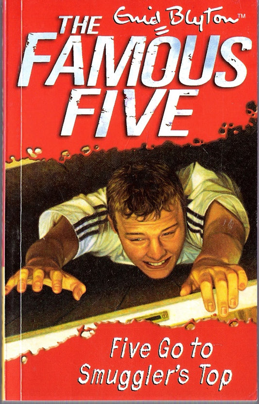 The Famous Five 4 : Five go to Smuggler`s Top